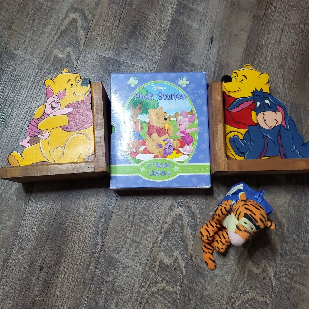 Winnie The Pooh Book Ends Book Set and Mini Tigger Plush Book Bundle